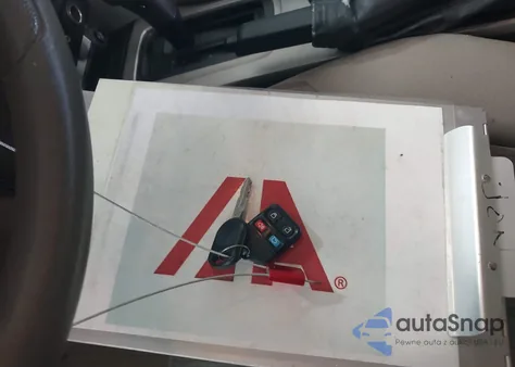 2008 Ford Focus Se/Ses z USA, uszkodzony, nr VIN 1FAHP35N08W161774